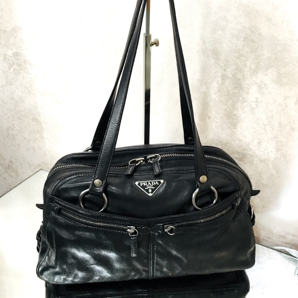 SUPER CUTE PRADA LEATHER SATCHEL 👜🌺☀️